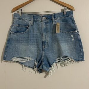 Levi’s silver tab mom jean shorts 32